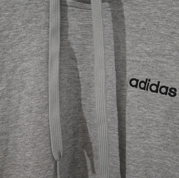 Medium Adidas Men's Heather Gray Hooded Pullover. - Picture 4 of 9